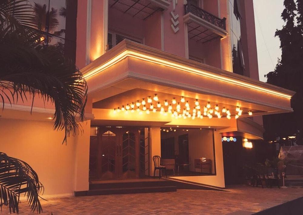 T24 Retro Hotel Bombaj